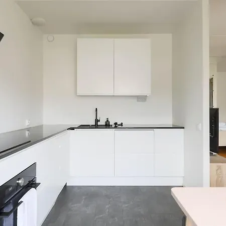 Next To Metro In Matinkylae, Free Car Park, Free Wifi Apartamento *